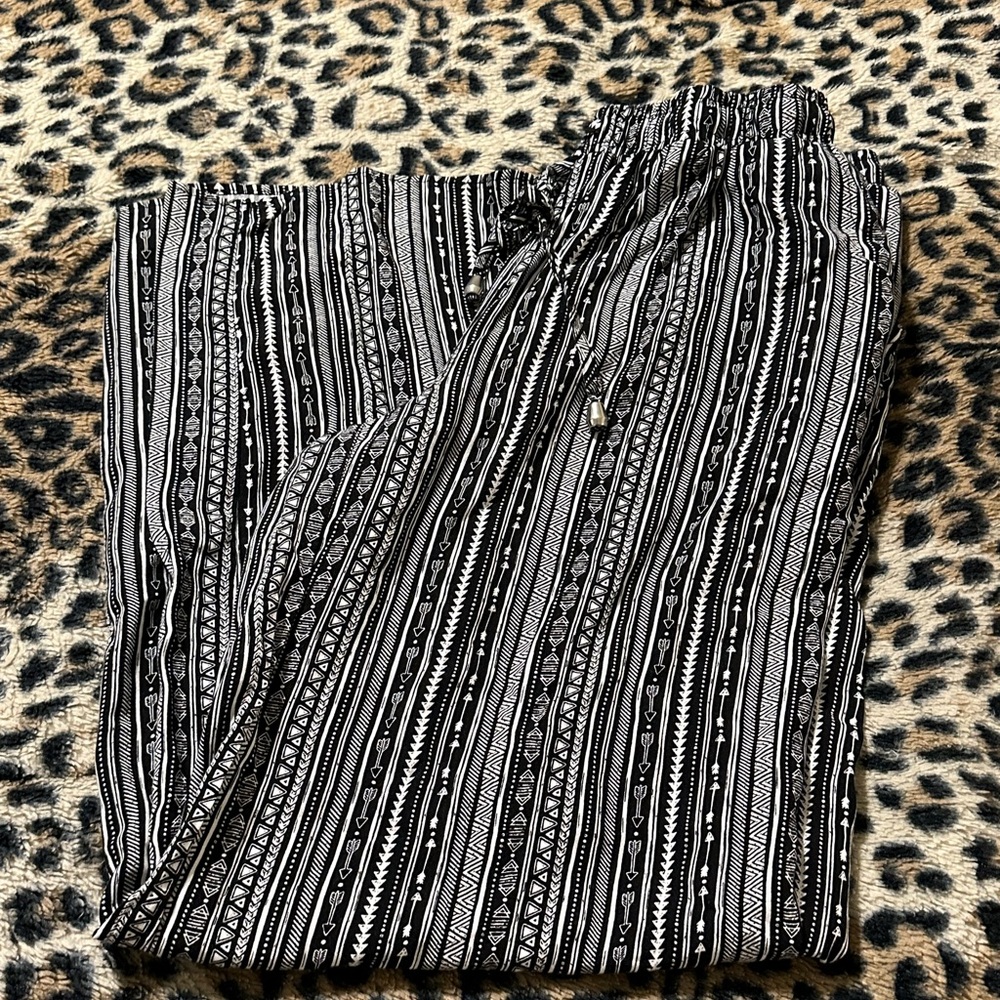 Medium palazzo excellent condition.